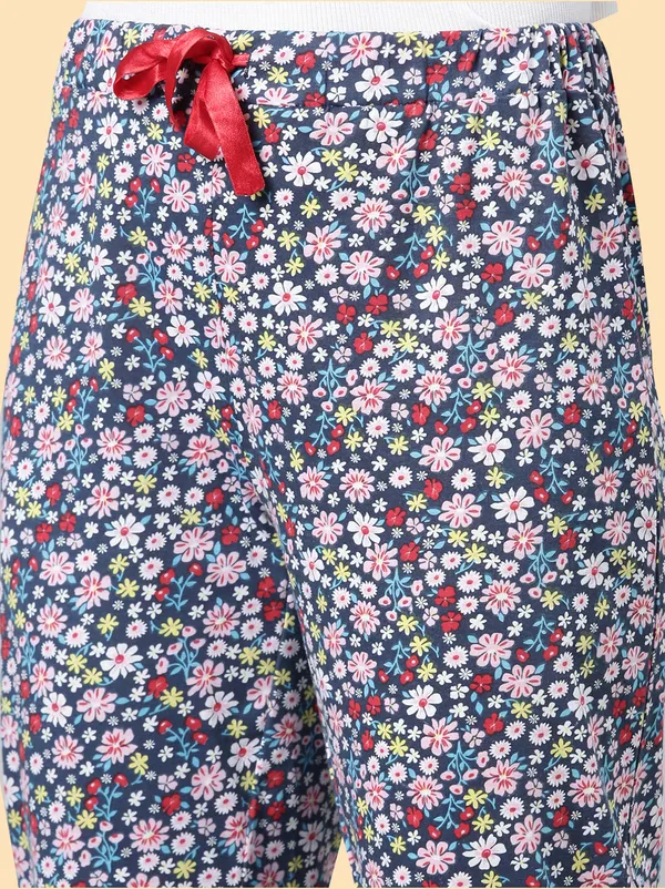White_Cottton_Capri_For_Women