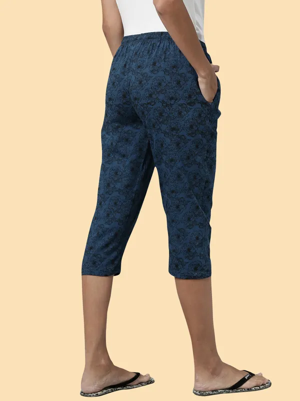 Blue_Cottton_Capri_For_Women
