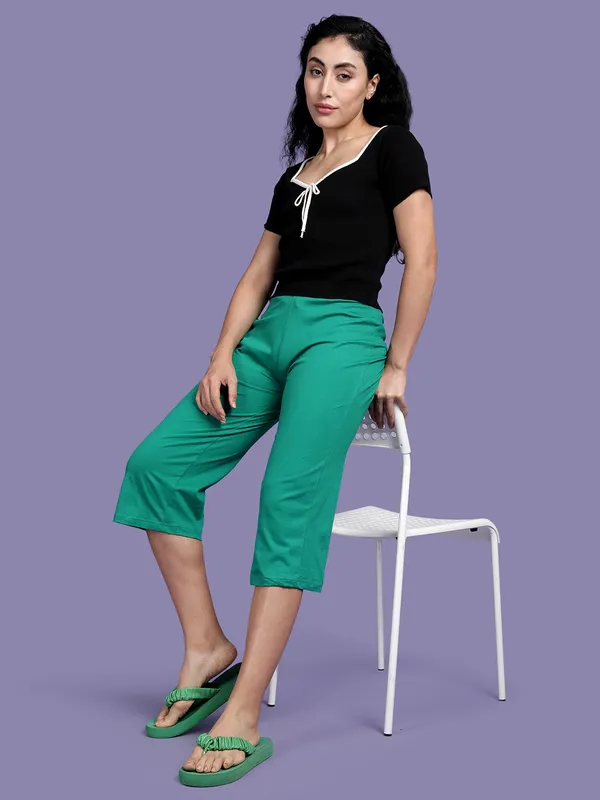 Kryptic_Solid_cotton_relaxed_fit_parallel_capri_with_side_pocket_Women_Light_Green_Capri