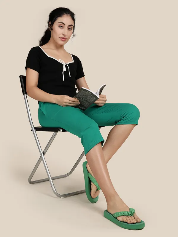 Kryptic_Solid_cotton_relaxed_fit_lounge_capri_with_side_pocket_Women_Dark_Green_Capri