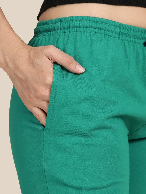 Kryptic_Solid_cotton_relaxed_fit_lounge_capri_with_side_pocket_Women_Dark_Green_Capri