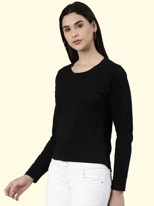 Black_Solid_Round_Neck_T-Shirt_For_Women