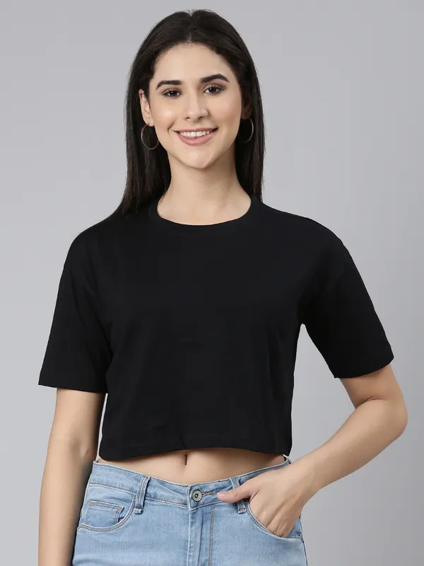 Black_Kryptic_Women_Solid_Drop-Shoulder_Sleeves_Pure_Cotton_Oversized_Cropped_T-shirt