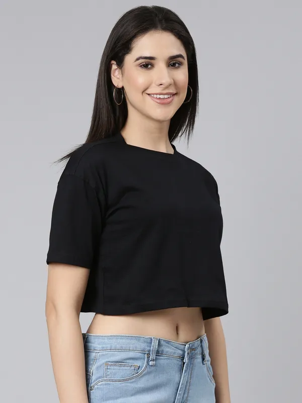Black_Kryptic_Women_Solid_Drop-Shoulder_Sleeves_Pure_Cotton_Oversized_Cropped_T-shirt