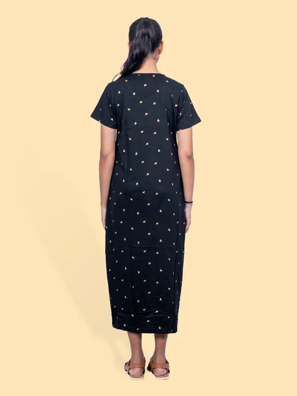 Black_Western_Wear_Round_Neck_Nightdress_For_Women