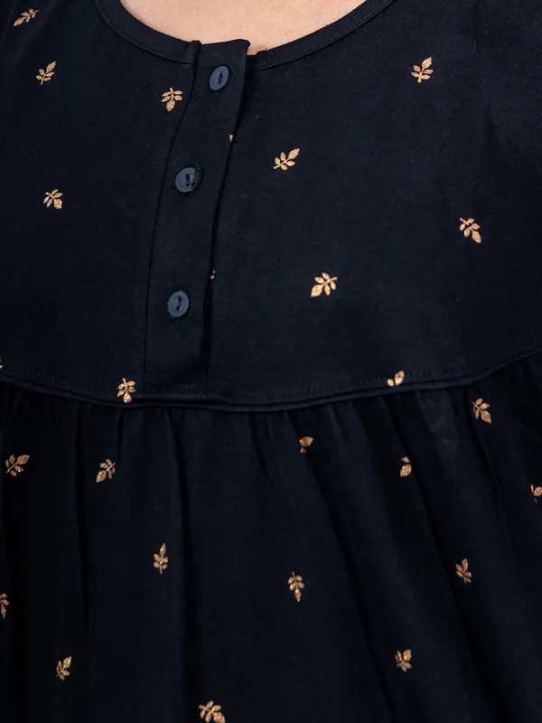 Black_Western_Wear_Round_Neck_Nightdress_For_Women