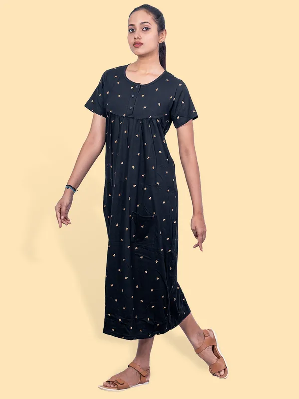 Black_Western_Wear_Round_Neck_Nightdress_For_Women