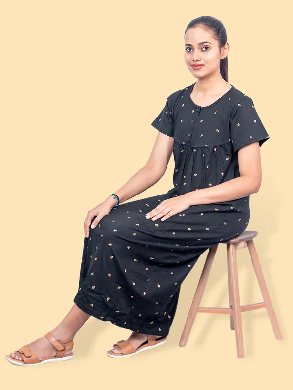 Black_Western_Wear_Round_Neck_Nightdress_For_Women