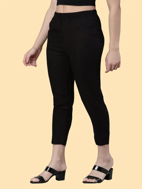 Black_Regular_Fit_Trousers_For_Women