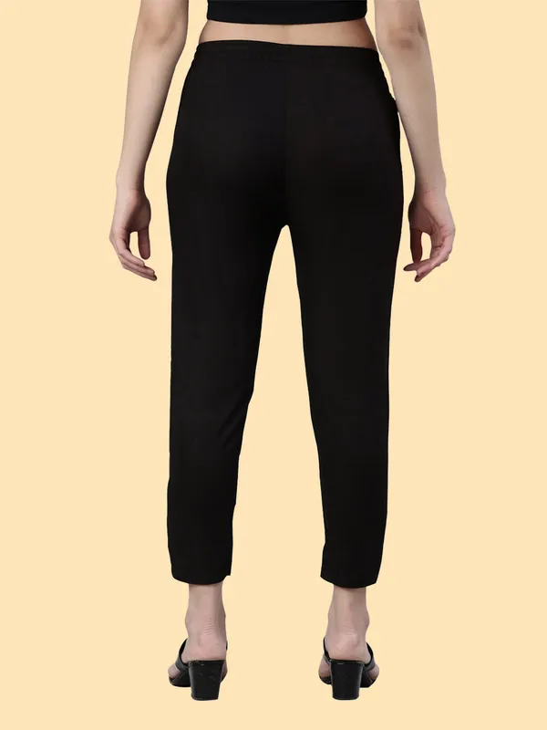 Black_Regular_Fit_Trousers_For_Women