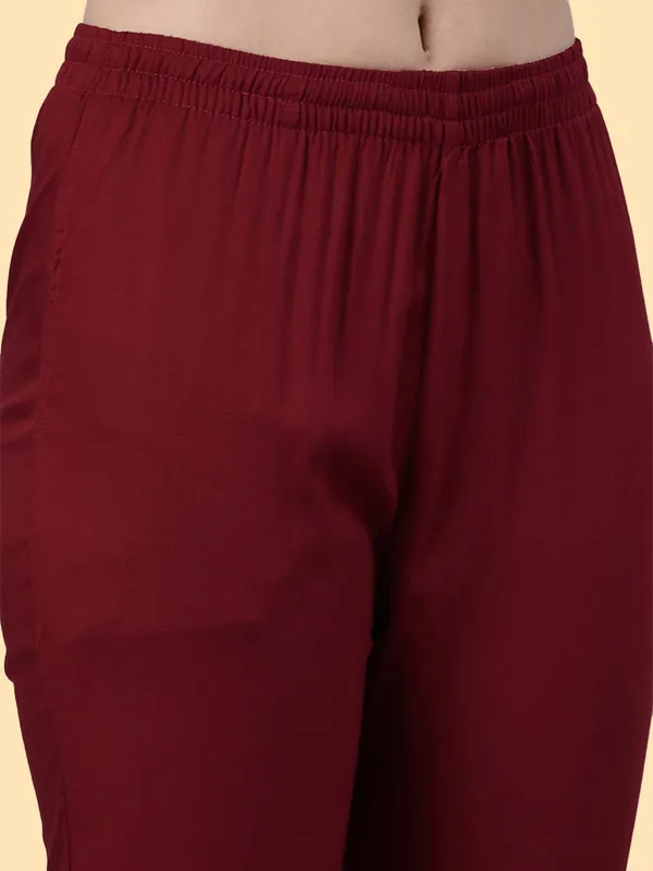 Maroon_Regular_Fit_Trousers_For_Women