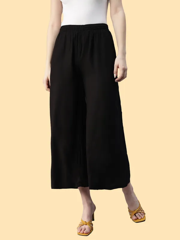 Black_Flared_Trousers_For_Women