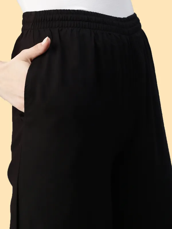 Black_Flared_Trousers_For_Women