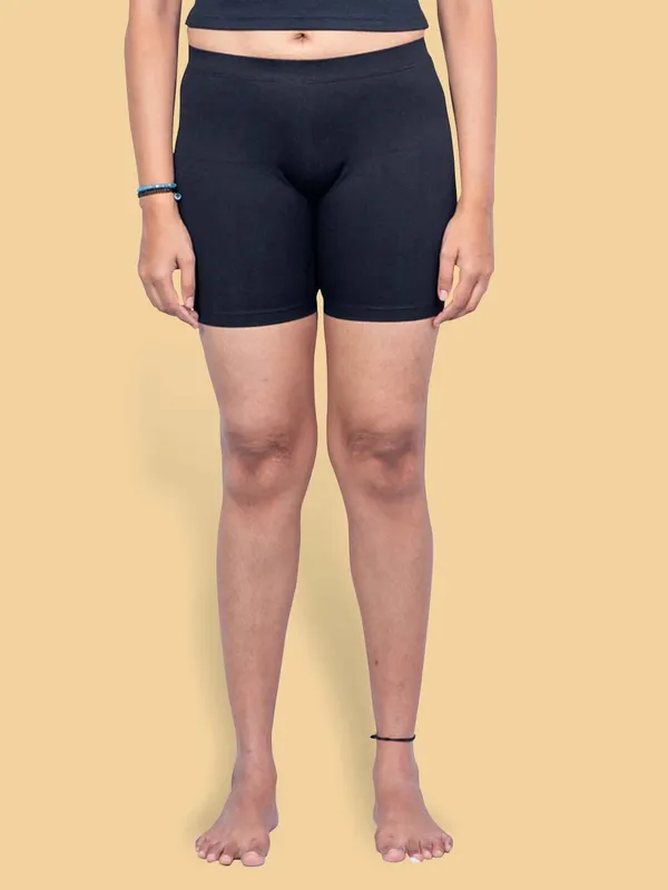 Black_Solid_Women_Casual_Shorts_For_Women