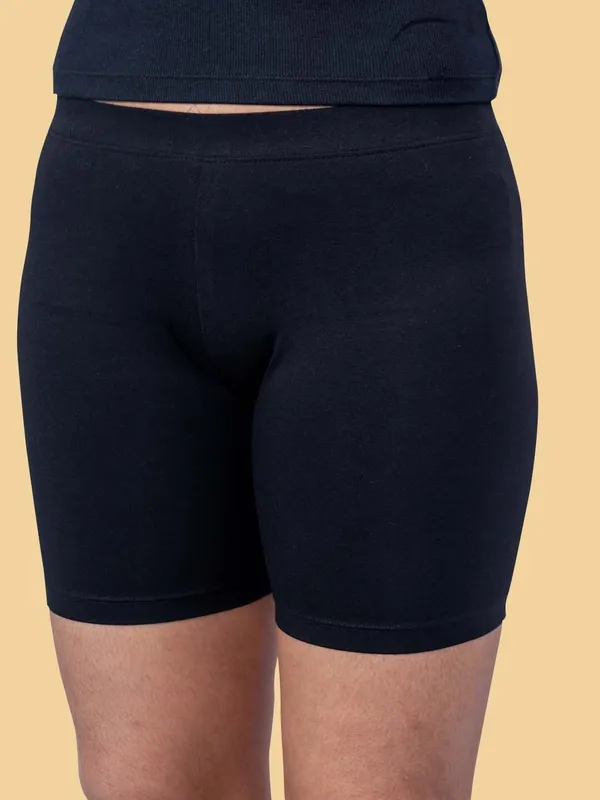 Black_Solid_Women_Casual_Shorts_For_Women
