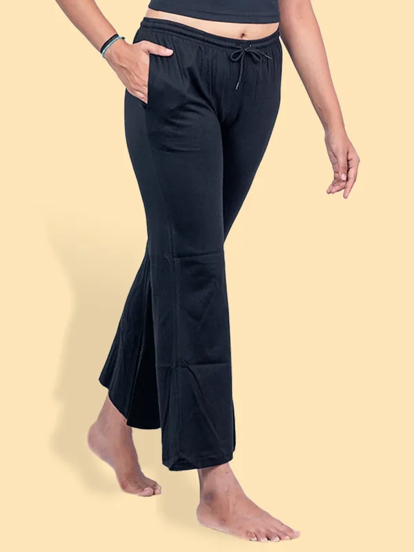 Black_Regular_Fit_Trousers_For_Women