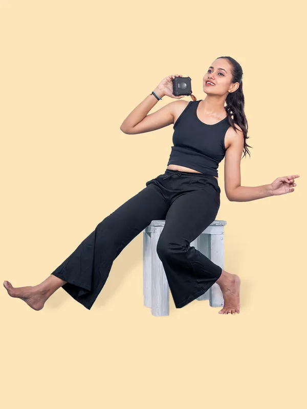 Black_Regular_Fit_Trousers_For_Women