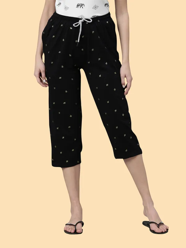Black_Cotton_Capri_For_Women