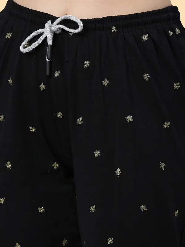 Black_Cotton_Capri_For_Women