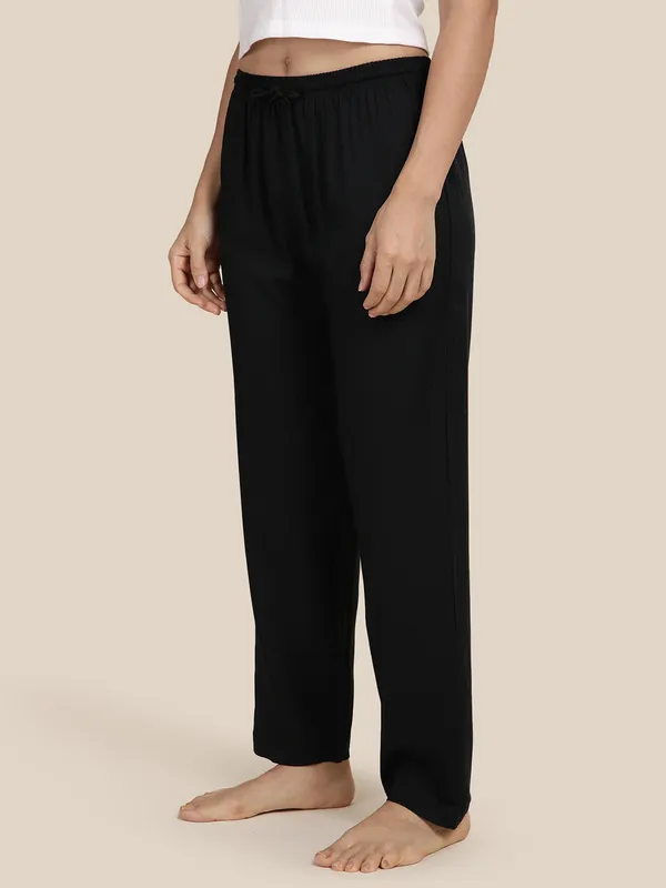 Black_Kryptic_womens_Solid_cotton_rich_loungepant_with_elasticated_waistband_and_side_pocket