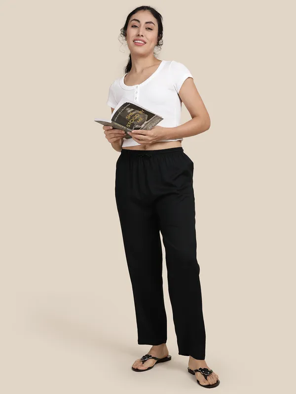 Black_Kryptic_womens_Solid_cotton_rich_loungepant_with_elasticated_waistband_and_side_pocket