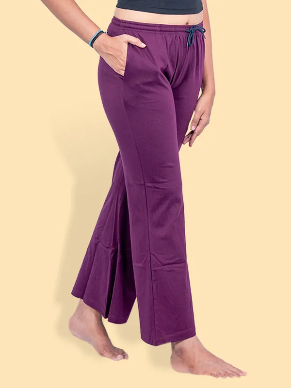Maroon_Regular_Fit_Trousers_For_Women