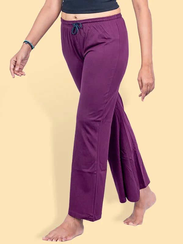 Maroon_Regular_Fit_Trousers_For_Women