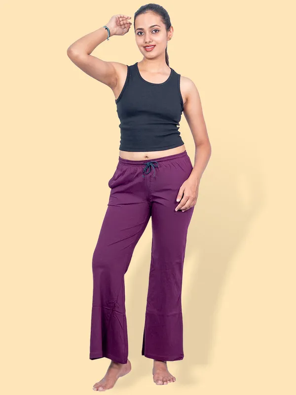 Maroon_Regular_Fit_Trousers_For_Women