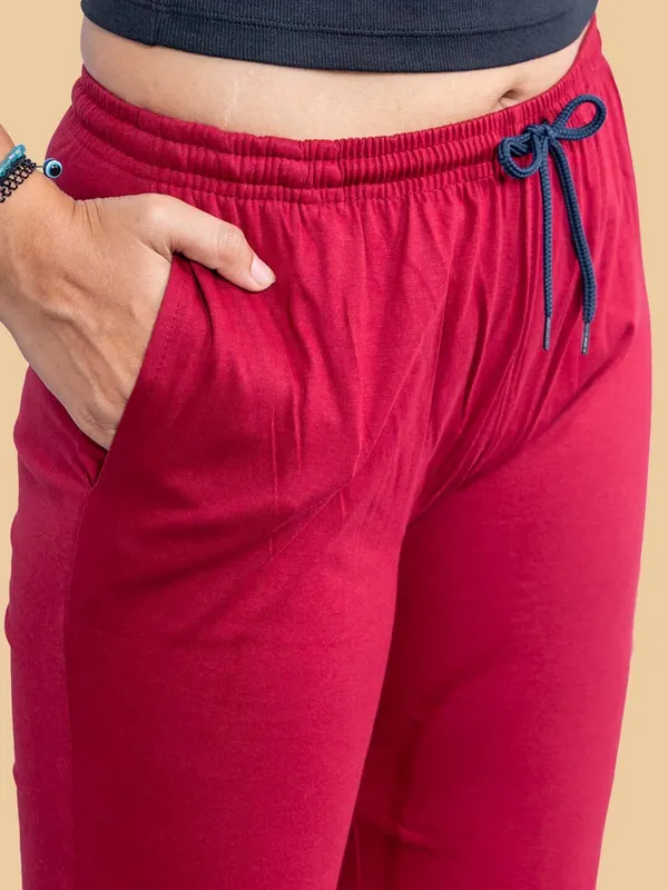 Maroon_Regular_Fit_Trousers_For_Women