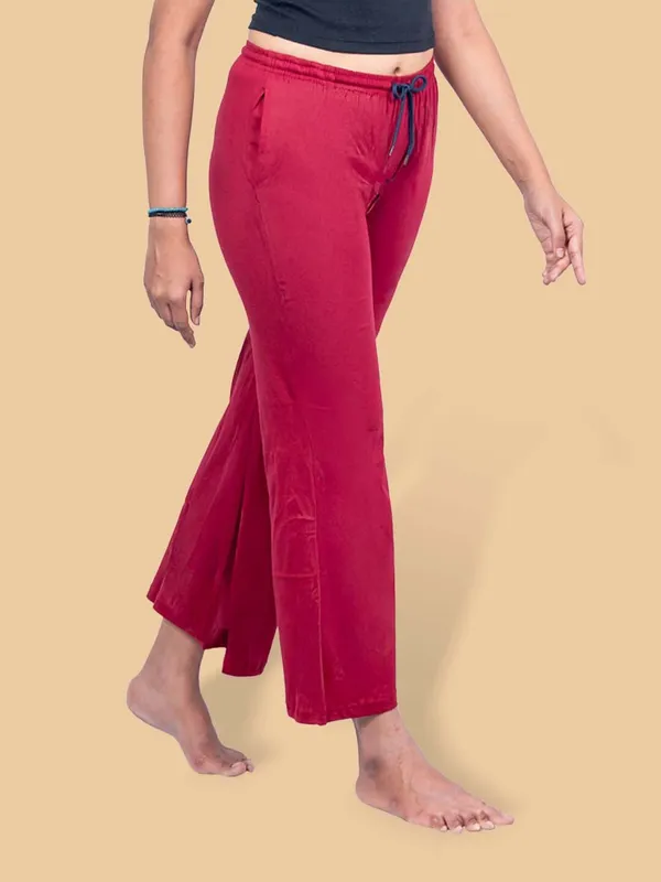 Maroon_Regular_Fit_Trousers_For_Women