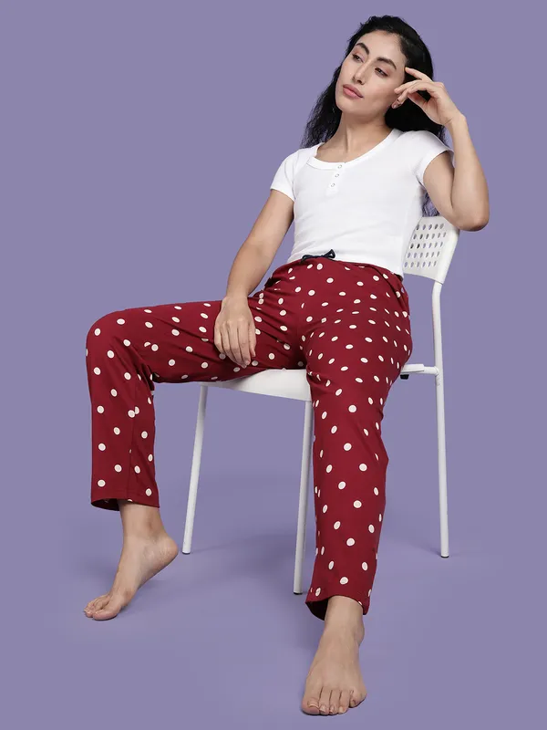 Maroon_Kryptic_Women_Printed_cotton_relaxed_fit_loungepant_with_side_pocket