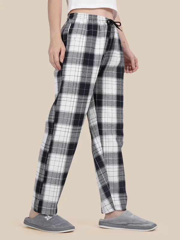 Navy_Kryptic_Women_Lounge_Pant_pure_cotton_Checked_relaxed_fit_with_side_pocket_and_adjustable_waist