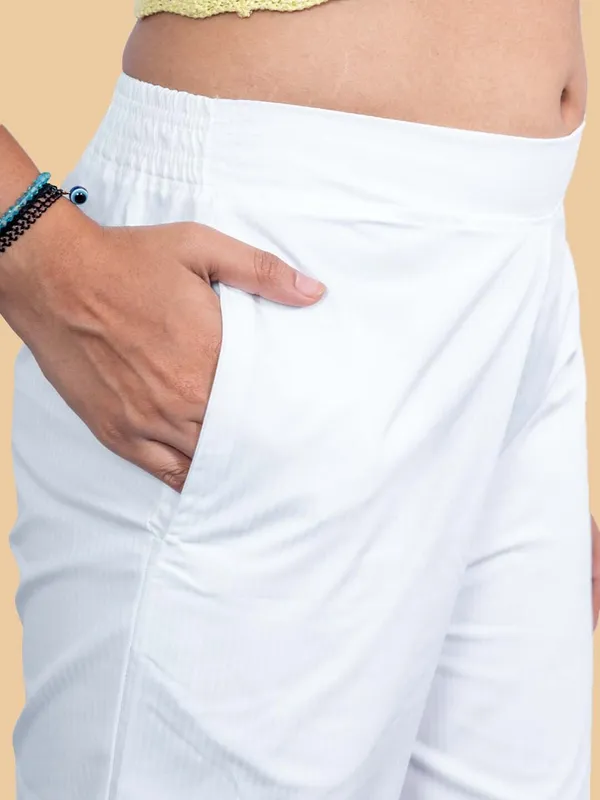 White_Regular_Fit_Trousers_For_Women
