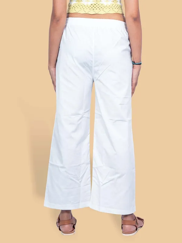 White_Regular_Fit_Trousers_For_Women