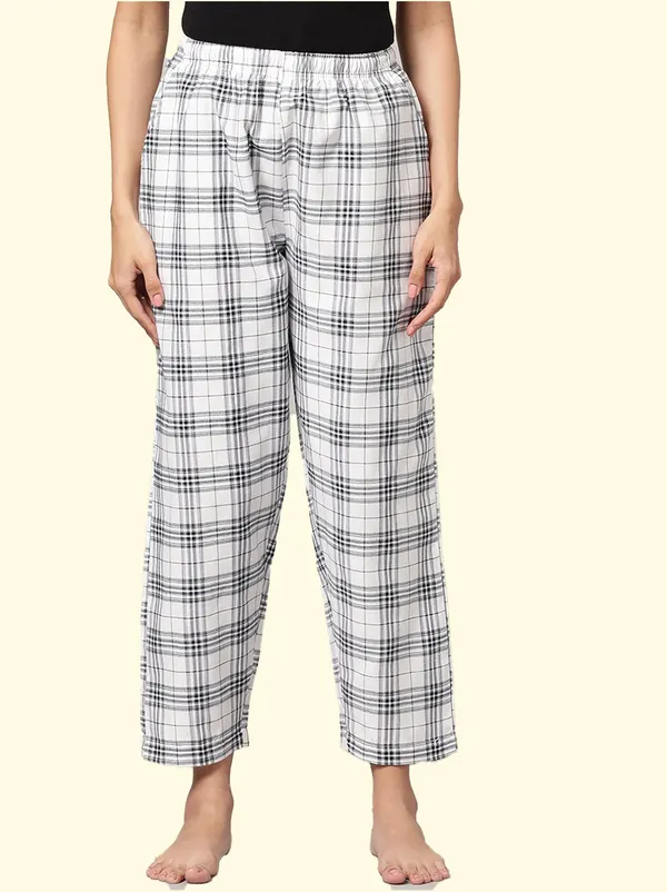 White_Cotton_Pyjama_For_Women