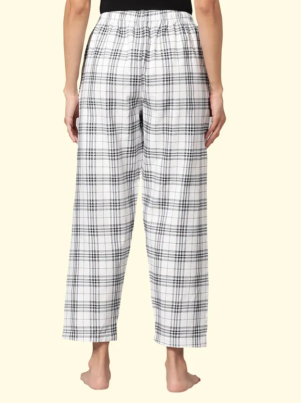 White_Cotton_Pyjama_For_Women