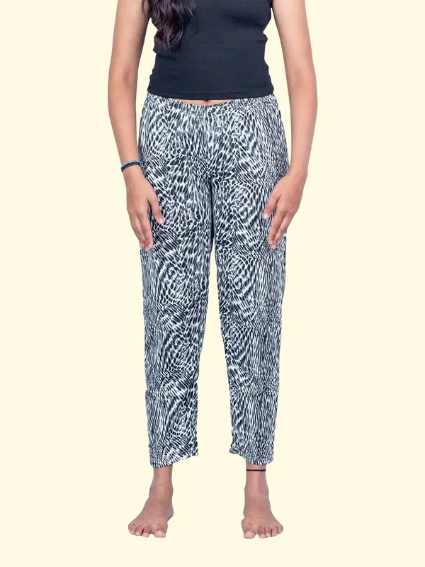 White_Cotton_Indi_Pyjama_For_Women