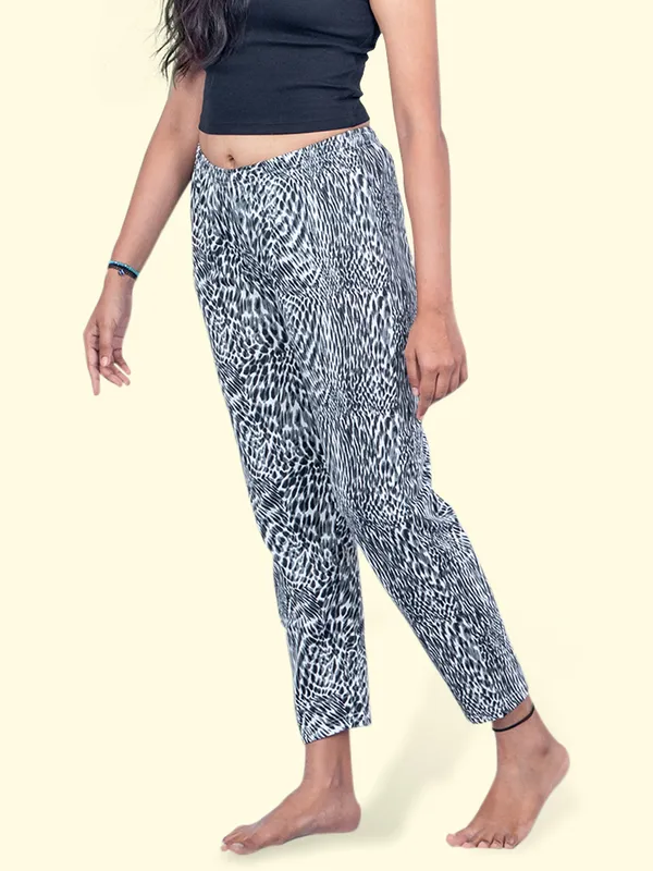 White_Cotton_Indi_Pyjama_For_Women