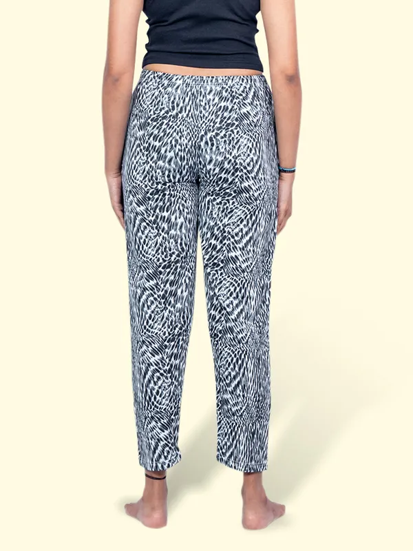 White_Cotton_Indi_Pyjama_For_Women