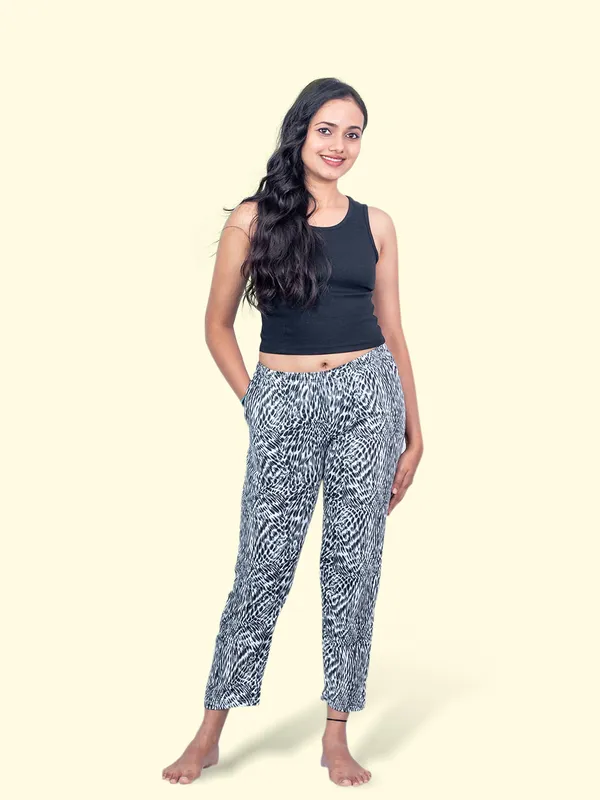 White_Cotton_Indi_Pyjama_For_Women