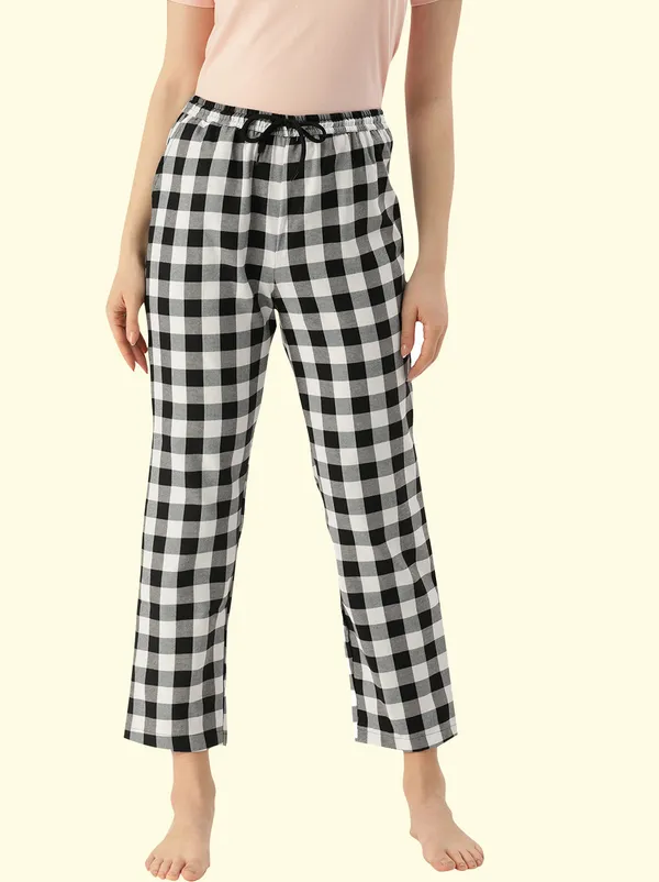 White_Cotton_Pyjama_For_Women