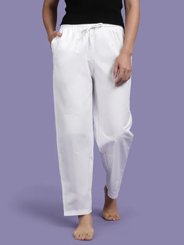 White_Kryptic_womens_Solid_cotton_rich_loungepant_with_elasticated_waistband_and_side_pocket