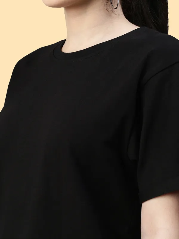 Black_Solid_Women_Round_Neck_T-Shirt_For_Women