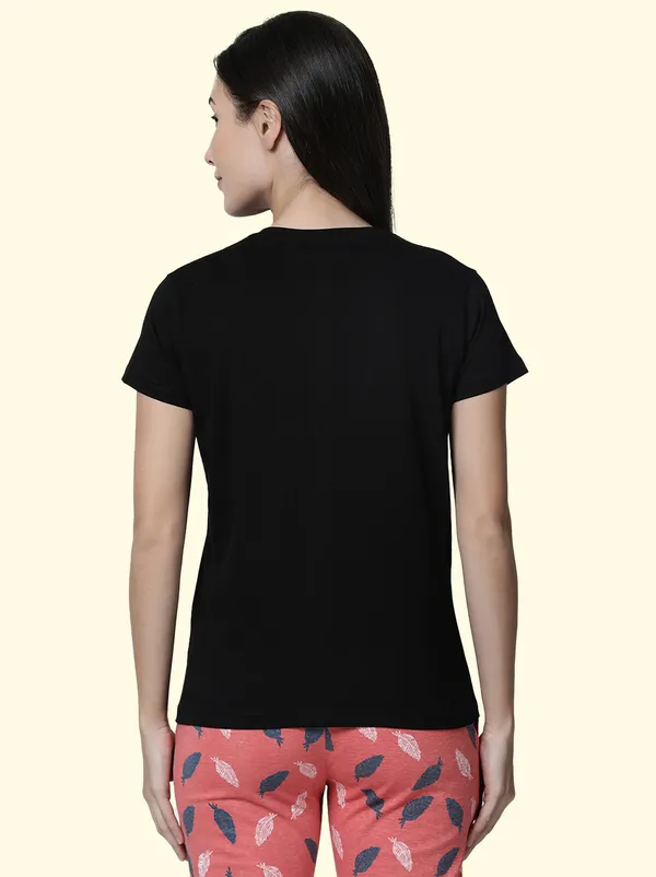 Black_Printed_Round_Neck_T-Shirt_For_Women