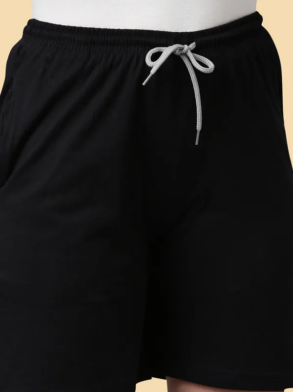 Black_Solid_Regular_Shorts_For_Women