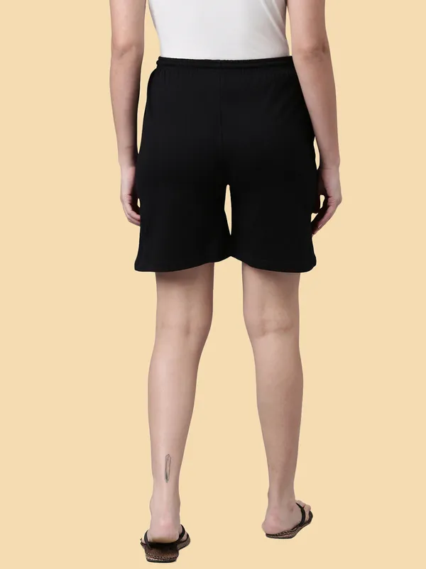 Black_Solid_Regular_Shorts_For_Women