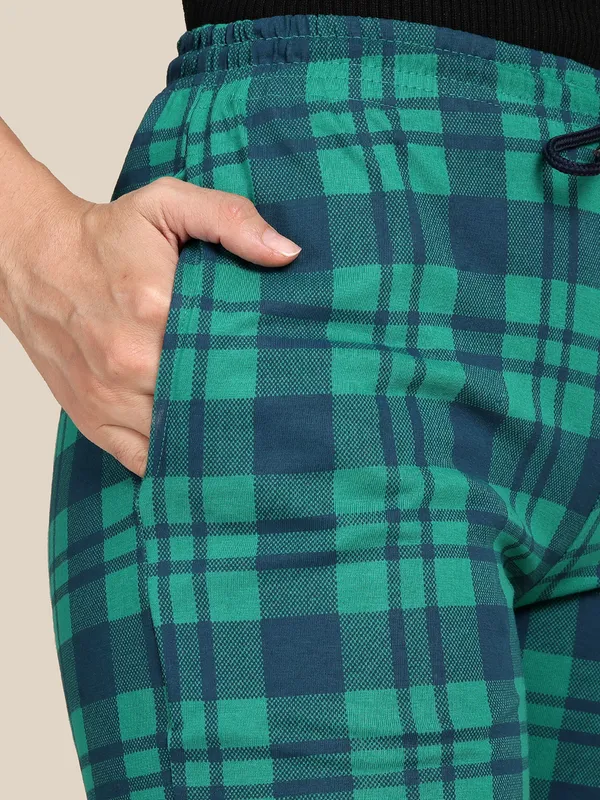 Kryptic_Checkered_Women_Light_Green_Regular_Shorts