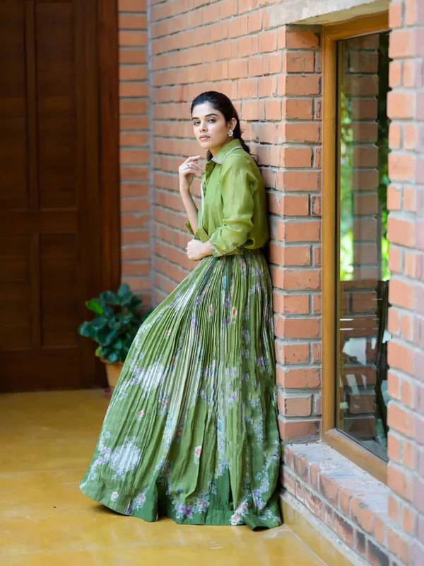 Olive_Green_Pleated_lehenga_Set