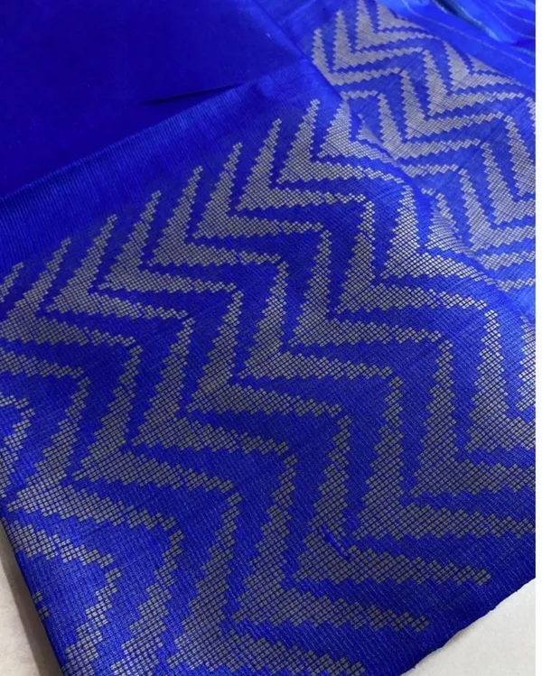 Mesmerizing_Chanderi_Silk_Blue_Saree