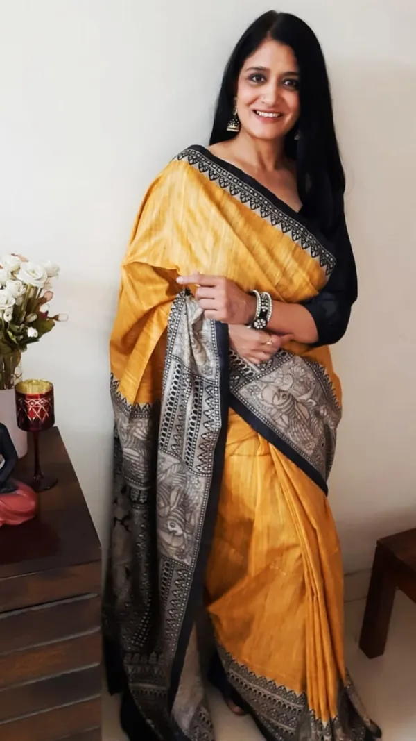 Silkmark_Tussar_Shining_Madhubani_Yellow_&_Black_Saree